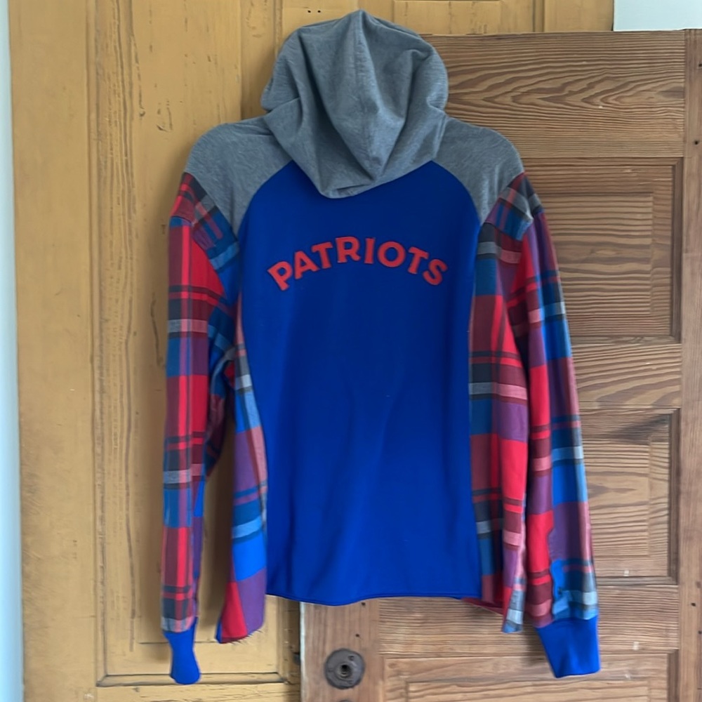 New England Patriots upcycled sweatshirt - Picture 5 of 6